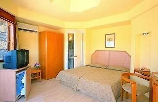 Ora Holiday Village Üdülőközpont