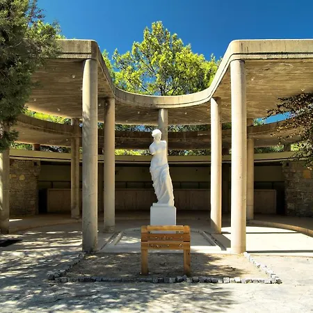 Ora Holiday Village リゾート 4*