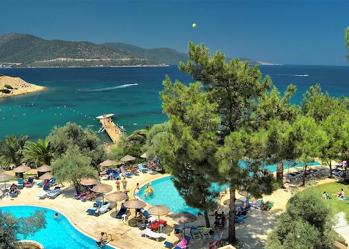 Ora Holiday Village Resort 4*