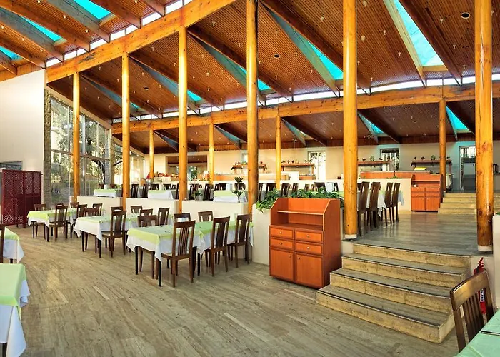 Ośrodek wypoczynkowy Ora Holiday Village 4*